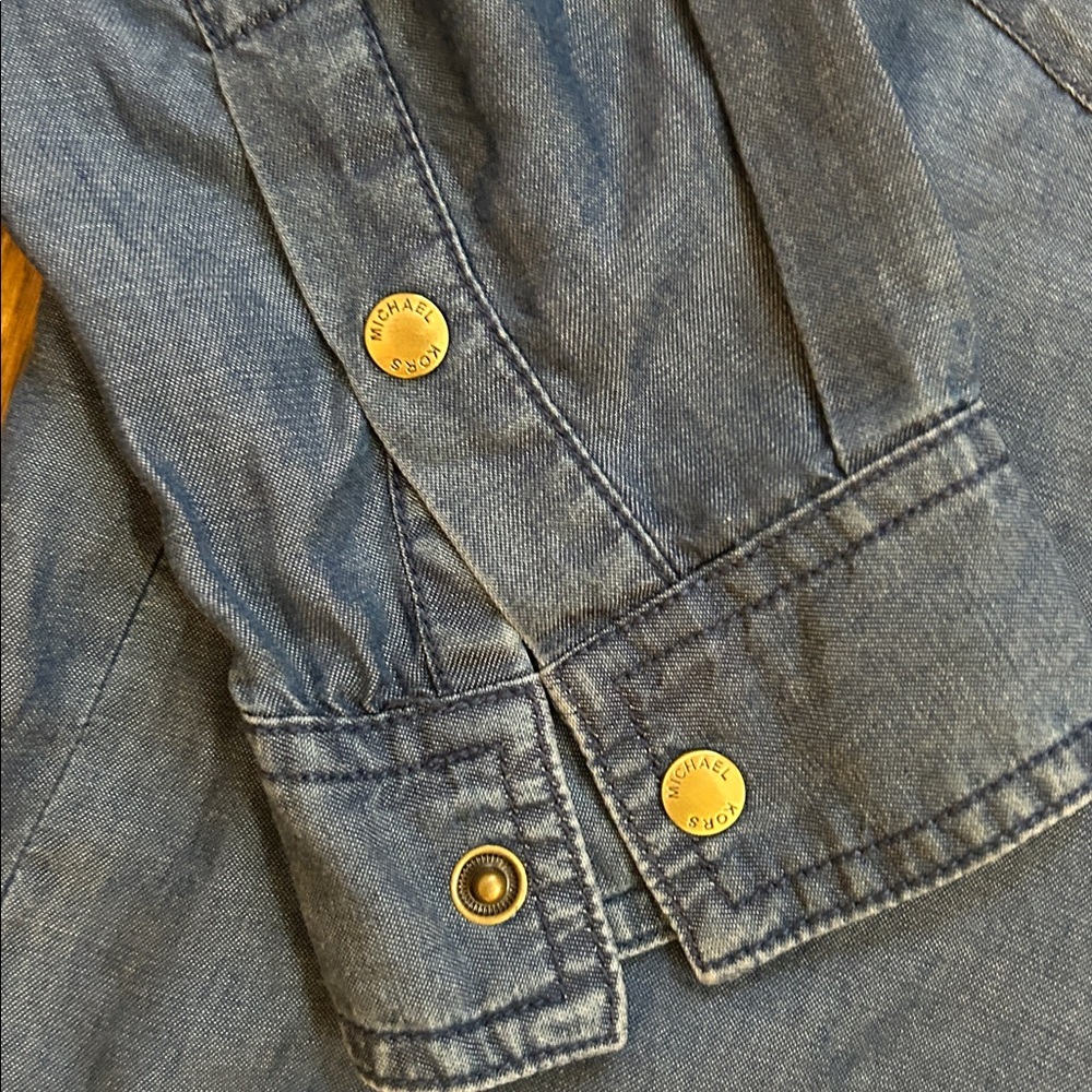 BNWT Michael Kors Lyocell Indigo Denim Bow-Tie Button-Down Shirt Sz M - Picture 5 of 9